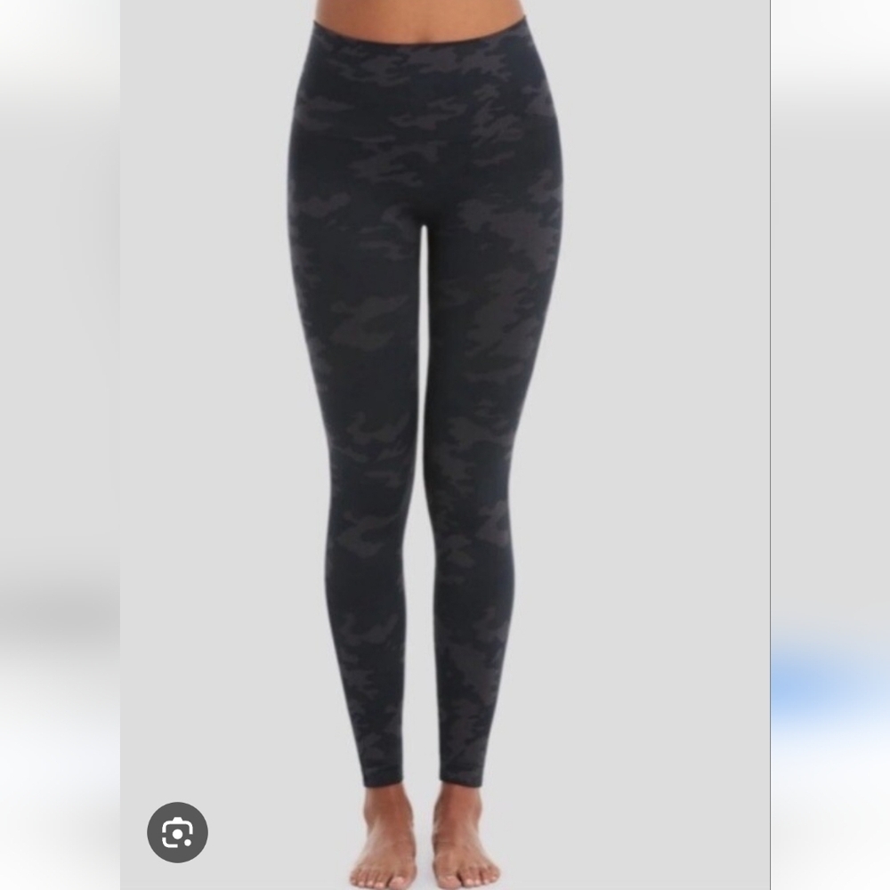 Black Camouflage‎ Leggings